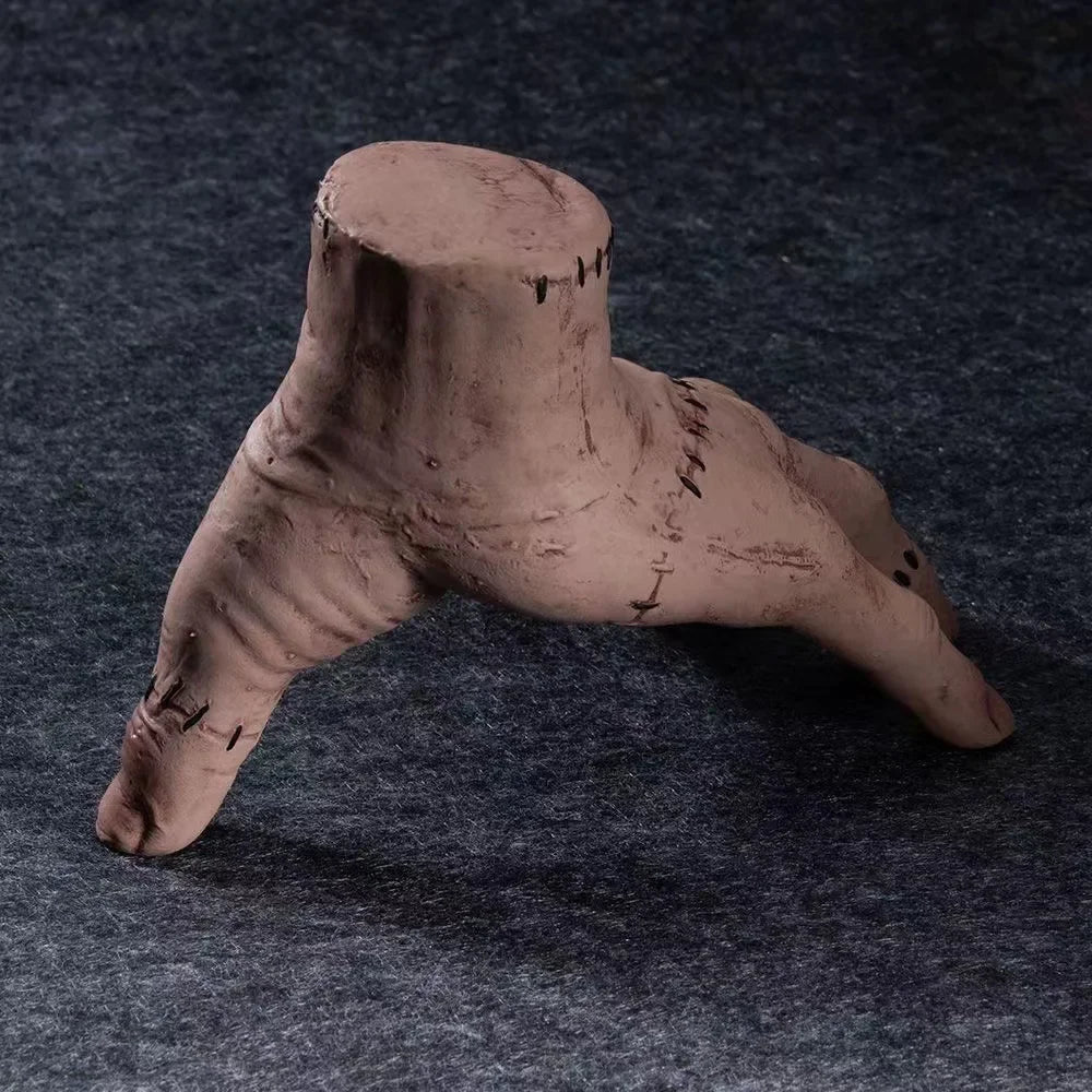 Decoração de Halloween - Mão Quebrada Assustadora (inspirada na Mão da Wandinha) - Enfeite de Mesa, Brinquedo ou Acessório de Fantasia