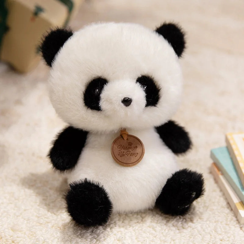 Animais Sentados Fofos – Pelúcias de Panda Vermelho, Raposa, Bicho-Preguiça, Gato, Capivara e Porquinho | Brinquedo de Pelúcia Macio para Crianças