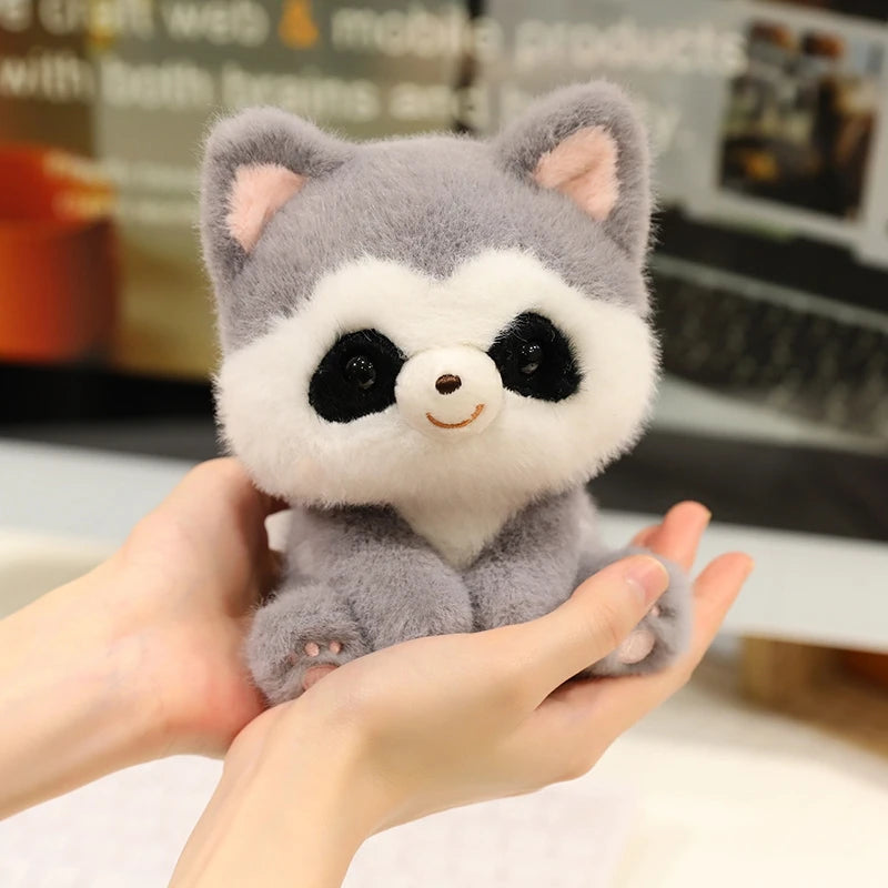 Animais Sentados Fofos – Pelúcias de Panda Vermelho, Raposa, Bicho-Preguiça, Gato, Capivara e Porquinho | Brinquedo de Pelúcia Macio para Crianças