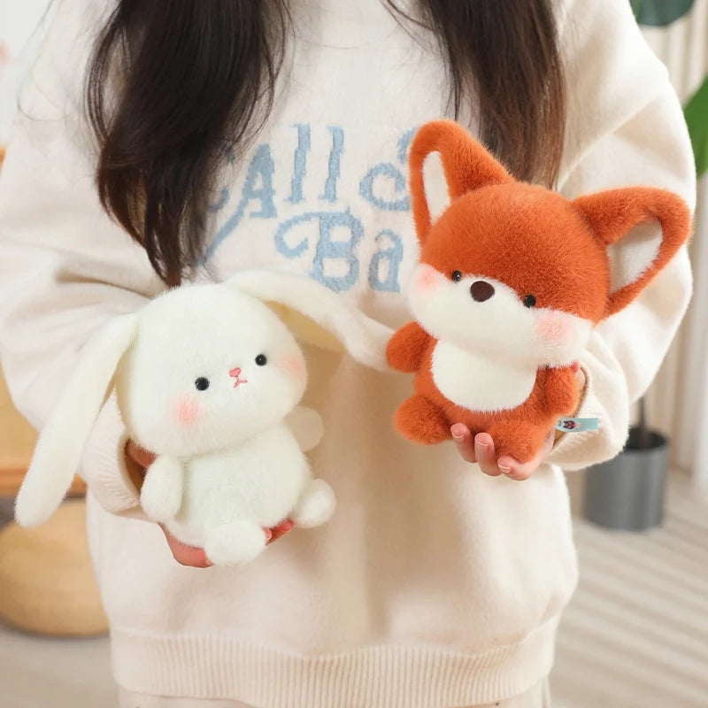 Animais Sentados Fofos – Pelúcias de Panda Vermelho, Raposa, Bicho-Preguiça, Gato, Capivara e Porquinho | Brinquedo de Pelúcia Macio para Crianças