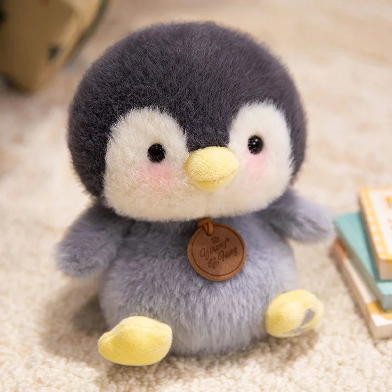 Animais Sentados Fofos – Pelúcias de Panda Vermelho, Raposa, Bicho-Preguiça, Gato, Capivara e Porquinho | Brinquedo de Pelúcia Macio para Crianças