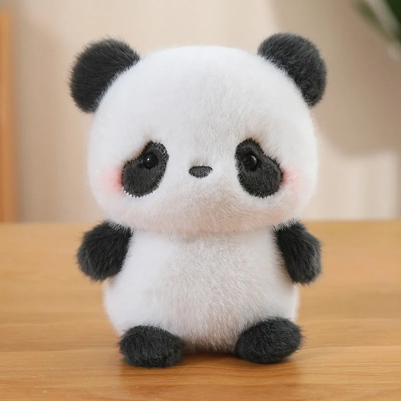 Animais Sentados Fofos – Pelúcias de Panda Vermelho, Raposa, Bicho-Preguiça, Gato, Capivara e Porquinho | Brinquedo de Pelúcia Macio para Crianças
