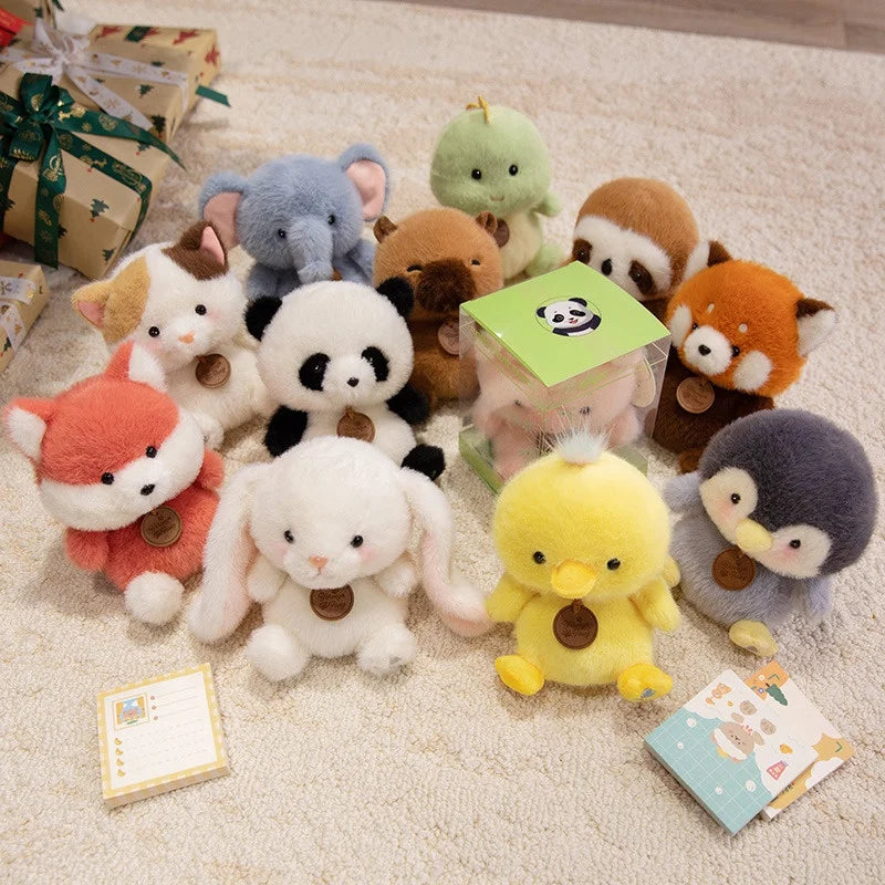 Animais Sentados Fofos – Pelúcias de Panda Vermelho, Raposa, Bicho-Preguiça, Gato, Capivara e Porquinho | Brinquedo de Pelúcia Macio para Crianças