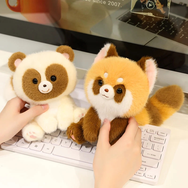 Animais Sentados Fofos – Pelúcias de Panda Vermelho, Raposa, Bicho-Preguiça, Gato, Capivara e Porquinho | Brinquedo de Pelúcia Macio para Crianças
