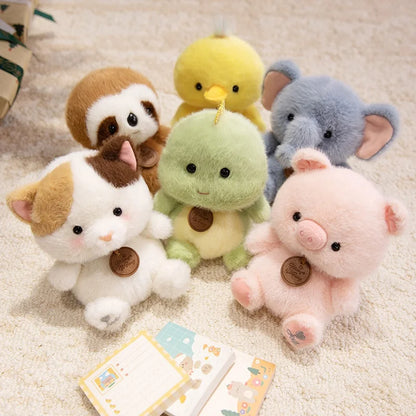 Animais Sentados Fofos – Pelúcias de Panda Vermelho, Raposa, Bicho-Preguiça, Gato, Capivara e Porquinho | Brinquedo de Pelúcia Macio para Crianças