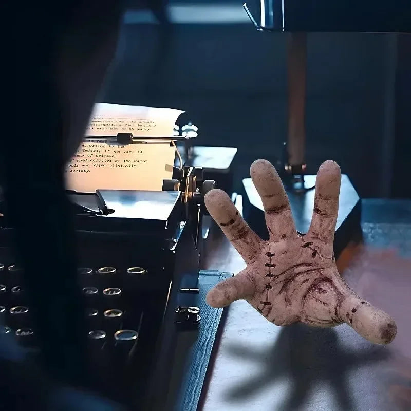 Decoração de Halloween - Mão Quebrada Assustadora (inspirada na Mão da Wandinha) - Enfeite de Mesa, Brinquedo ou Acessório de Fantasia